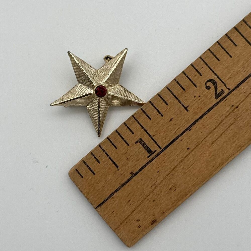Vintage Gerrys Star Brooch Red Rhinestone‎ Gold Tone 1950s Patriotic Pin